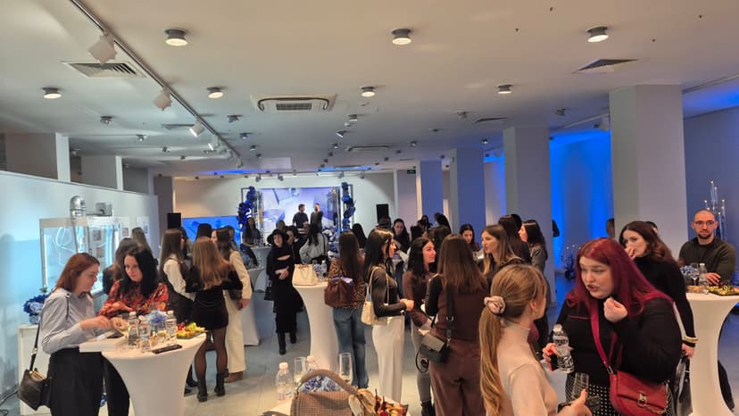 AL+ Cosmetics by Dr. AL|MA отпразнува рожден ден в nOva art space - Снимка 4