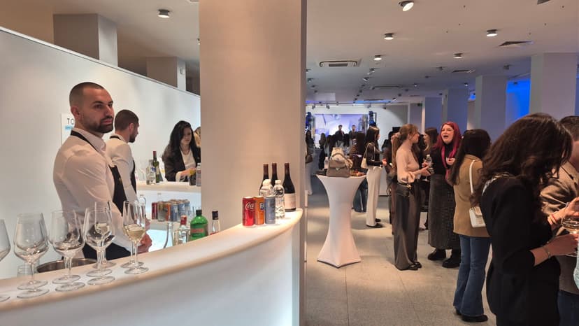 AL+ Cosmetics by Dr. AL|MA отпразнува рожден ден в nOva art space - Снимка 8